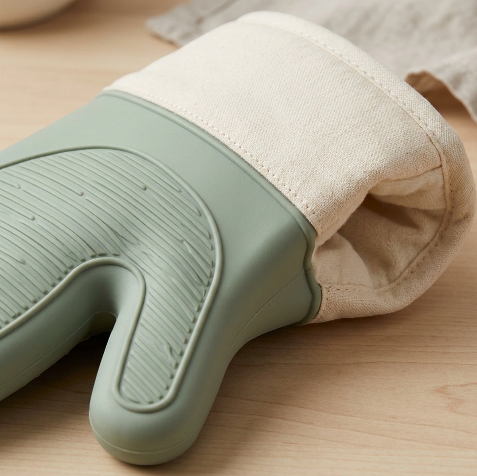 Bjwfx Moldridge Silicone Oven Mitts 13.8 in Sage Pair - Detail view